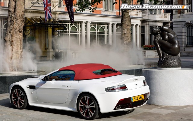 Aston Martin V12 Vantage Roadster 2013 Widescreen Picture #32 Aston Martin V12 Vantage Roadster 2013 Widescreen Picture #32